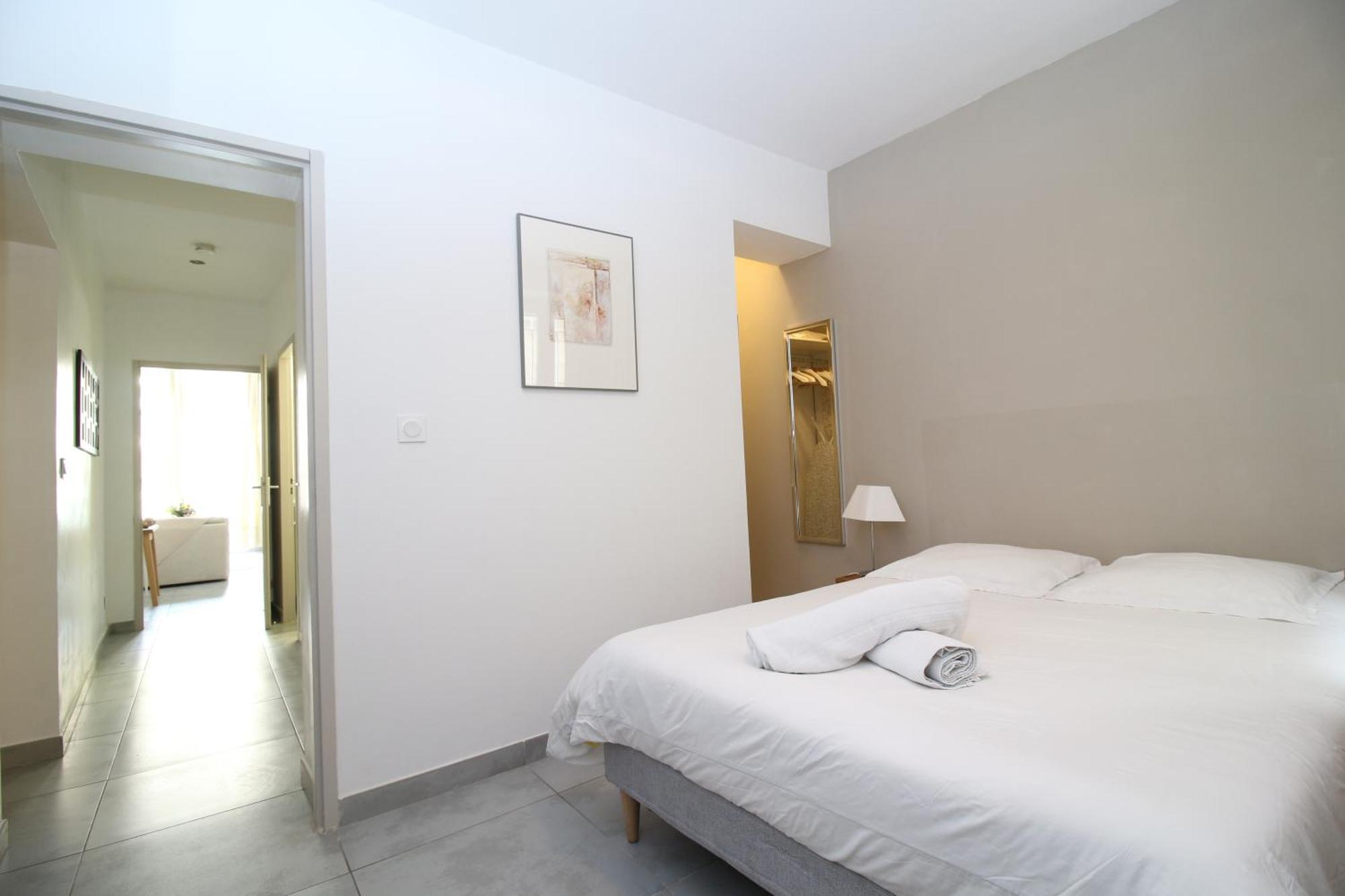 T3 Appartement Hypercentre Proche Commerce- Parking - 2 Chambres Wifi Gratuit Авиньон Экстерьер фото